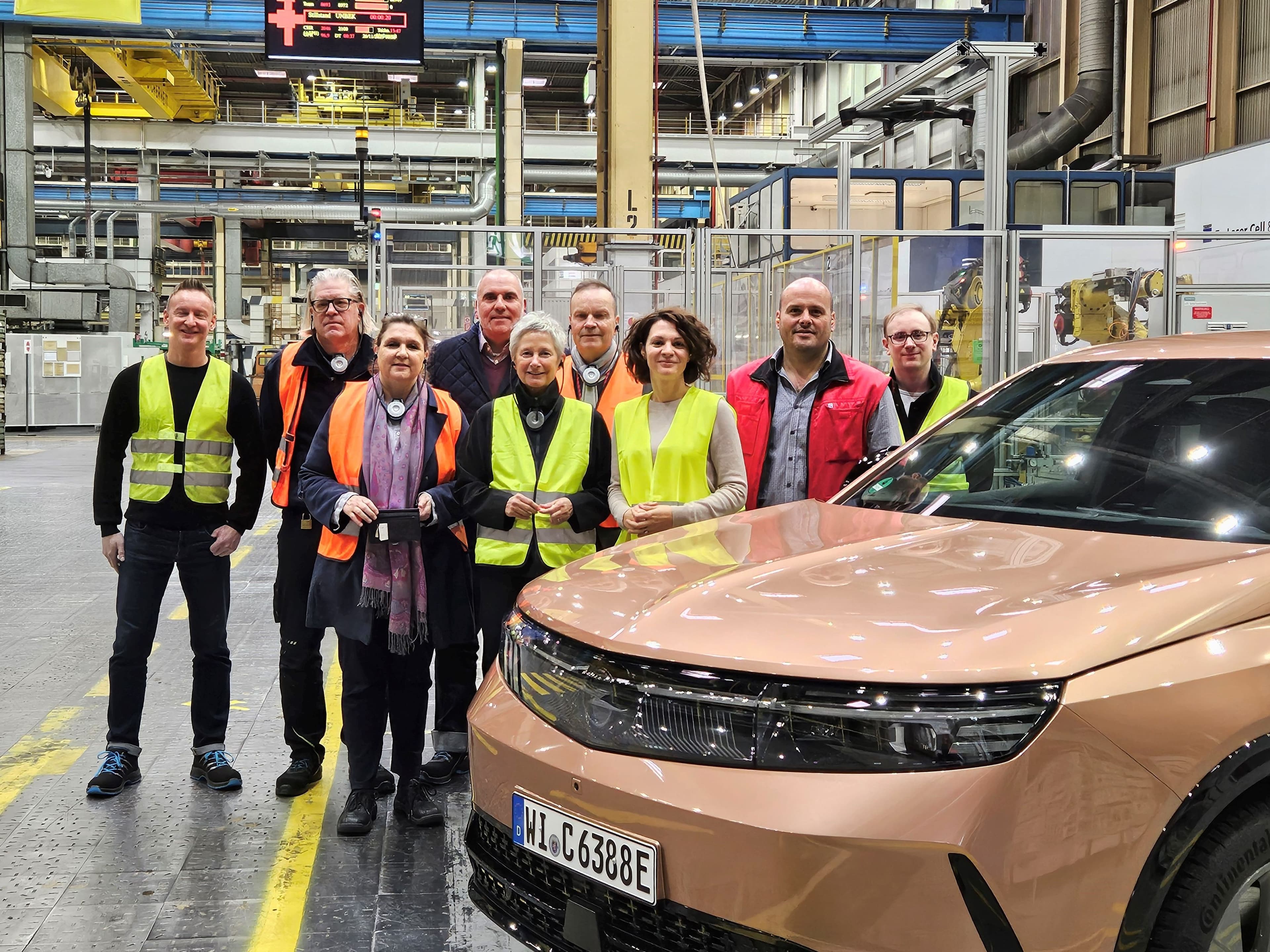 Oberbürgermeisterin besucht Opelwerk Kaiserslautern