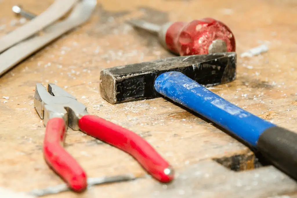 Handwerkliches Geschick im Fokus: Reparaturtreff im JUKU