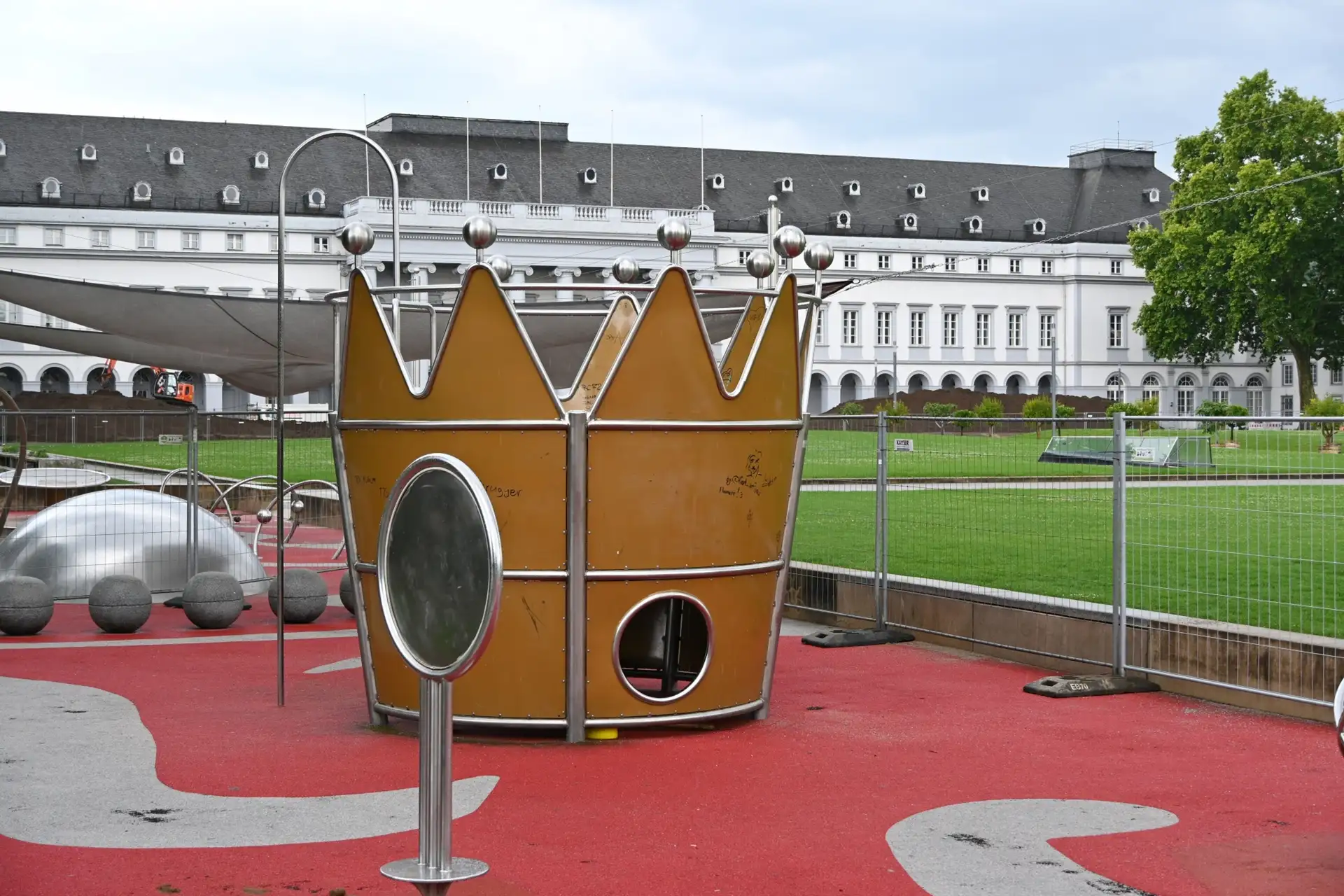 Kletterturm auf Spielplatz in Koblenz gesperrt