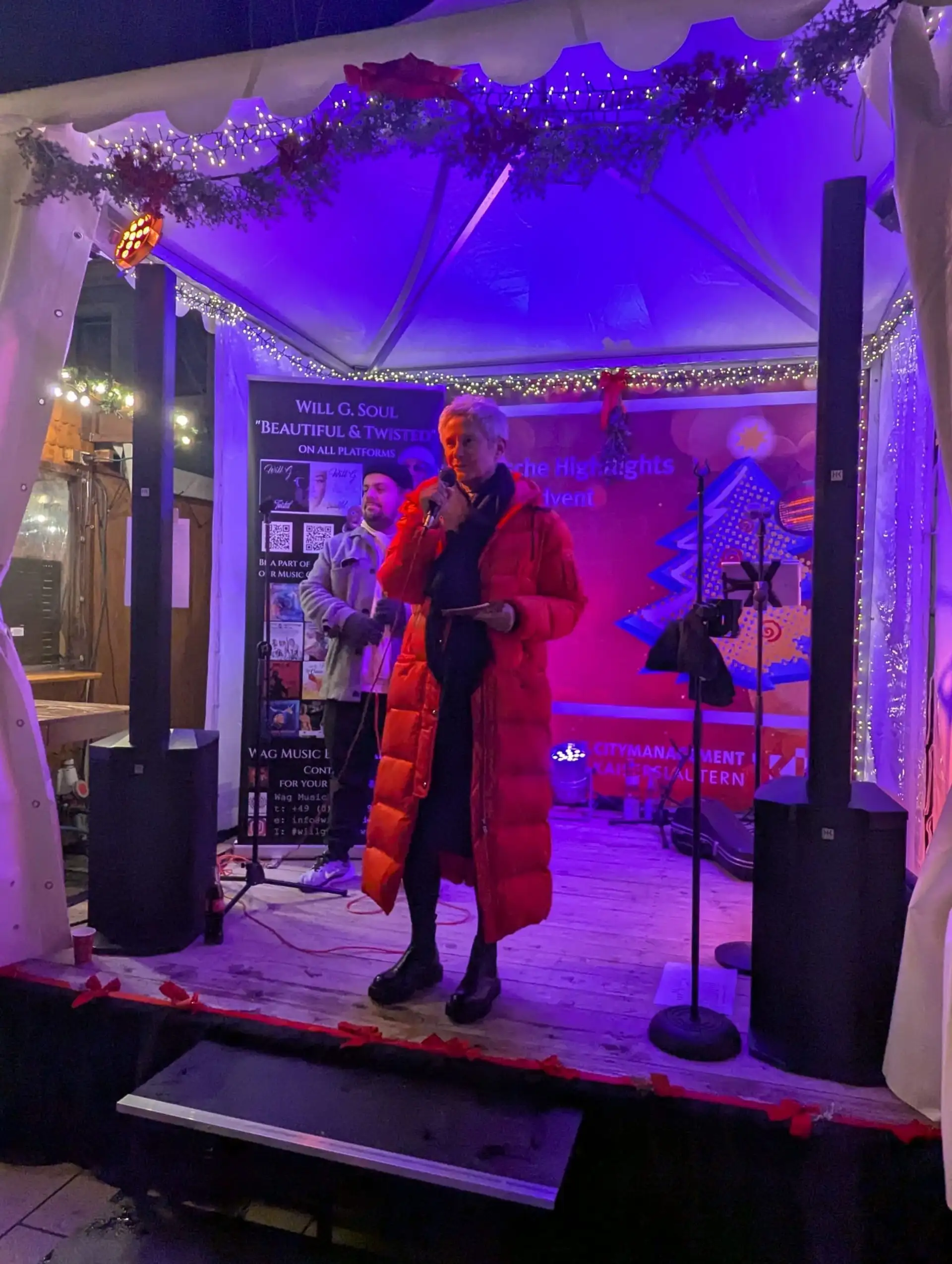 Weihnachtsmarkt am Schillerplatz eröffnet