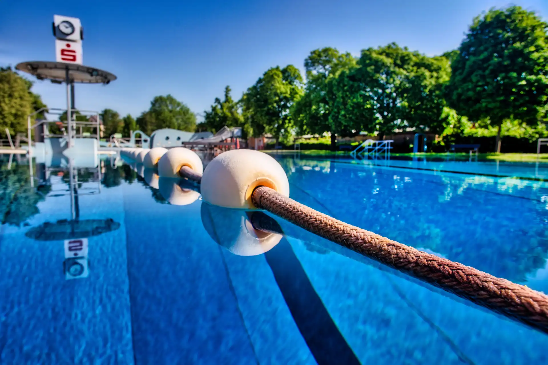 Im Freibad am Prießnitzweg endet am 6. September die diesjährige Saison. Fotografie: Britta Hoff.