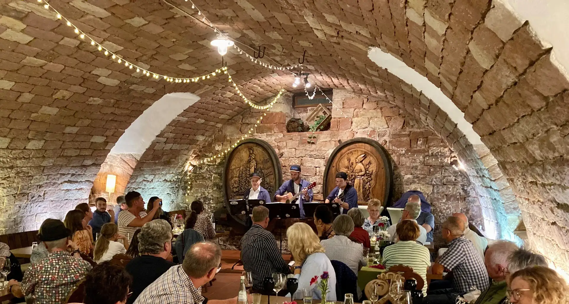Pfälzer Abend im Gewölbekeller: Weinprobe, Brotzeitteller und Zauberei