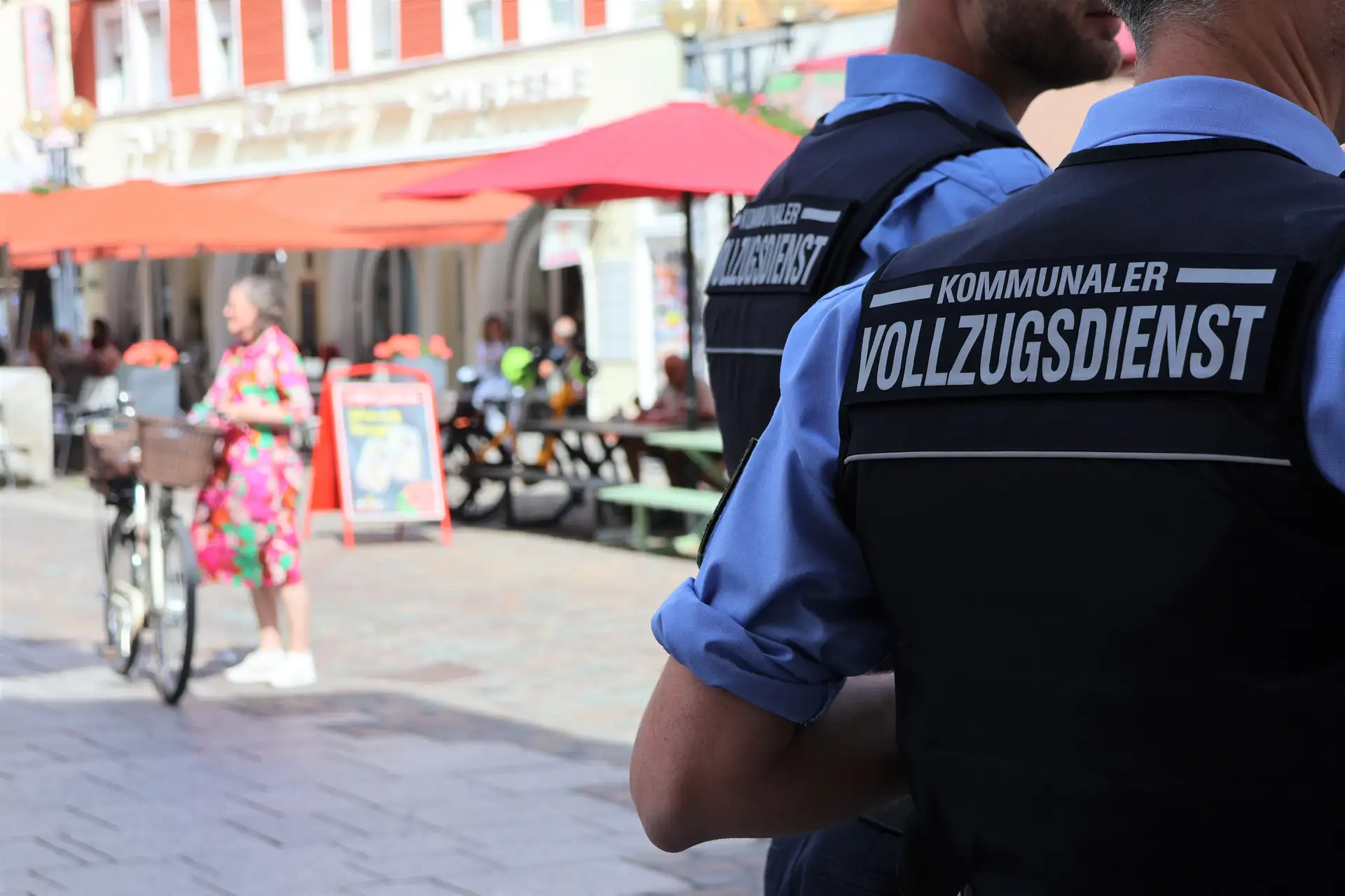 Die Stadt Landau hat kürzlich ihre erste angekündigte Schwerpunktkontrolle in der Fußgängerzone durchgeführt. (Quelle: Stadt Landau) Pressemitteilung der Stadt Landau in der Pfalz. Bitte stets als