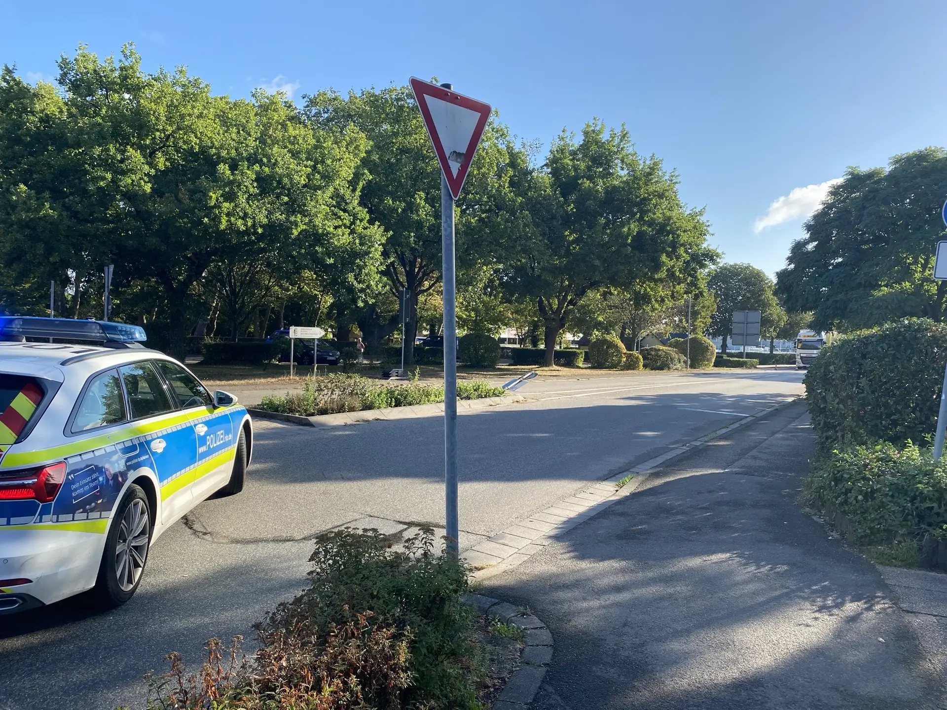 POL-PDLD: Herxheim - Fahrradfahrerin bei Unfall schwer verletzt