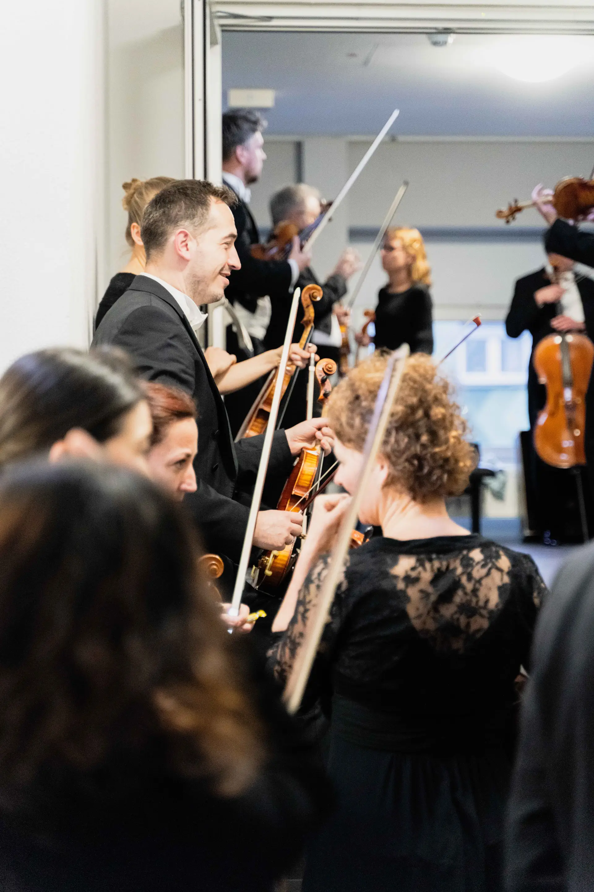 Mit einem Programm voller Energie, Kontraste und großer Emotionen eröffnet die Deutsche Staatsphilharmonie Rheinland-Pfalz am Mittwoch, 23. September, die neue Sinfoniekonzert-Saison in der Landauer Jugendstil-Festhalle. (Quelle: Florian Merdes) Pressemitteilung der Stadt Landau in der Pfalz. Bitte stets als