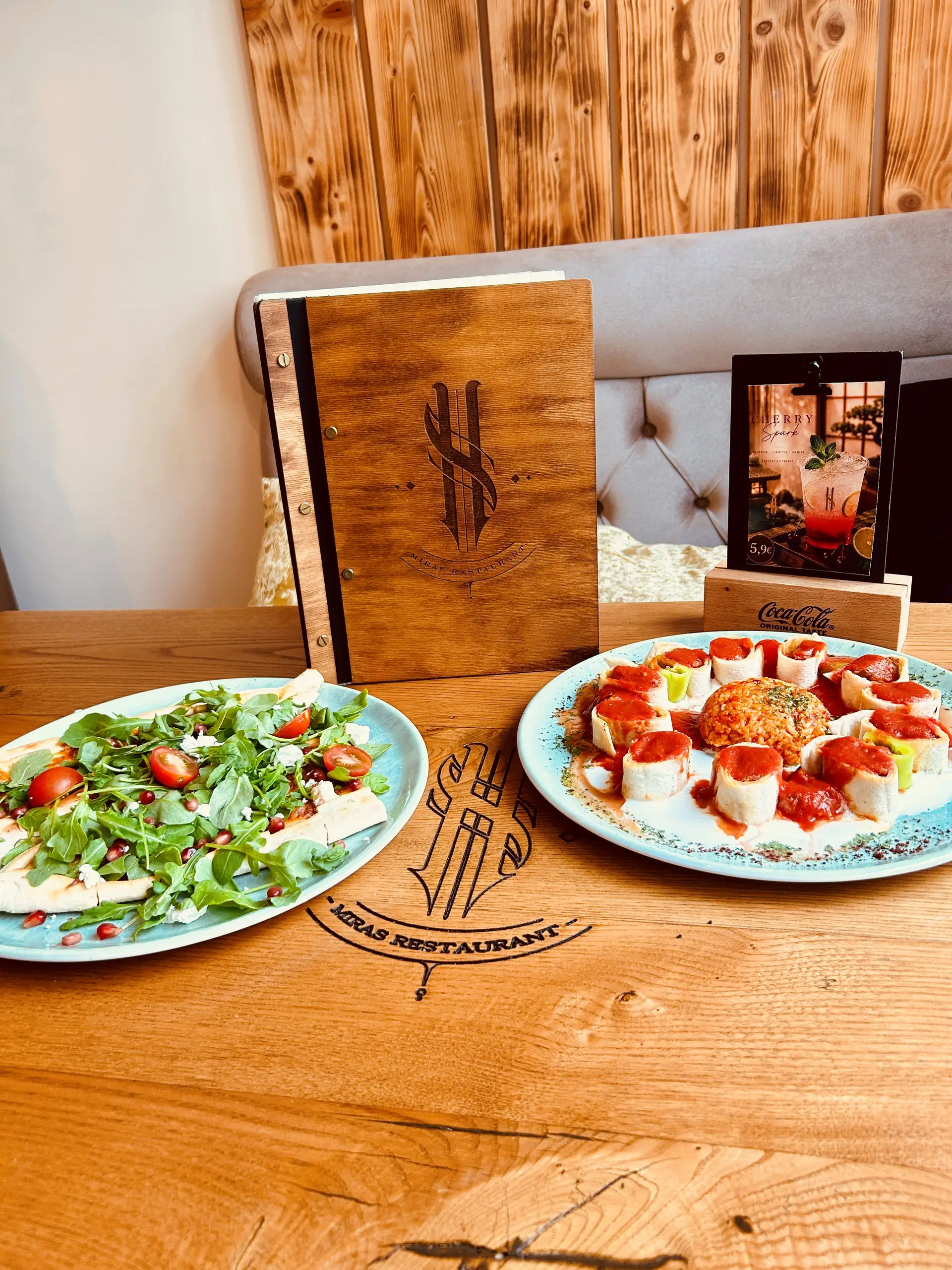 Moderne Fusion Kitchen im Restaurant Miras mit unterschiedlichen kulinarischen Einflüssen.
